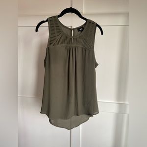 Mossimo strap detail tank